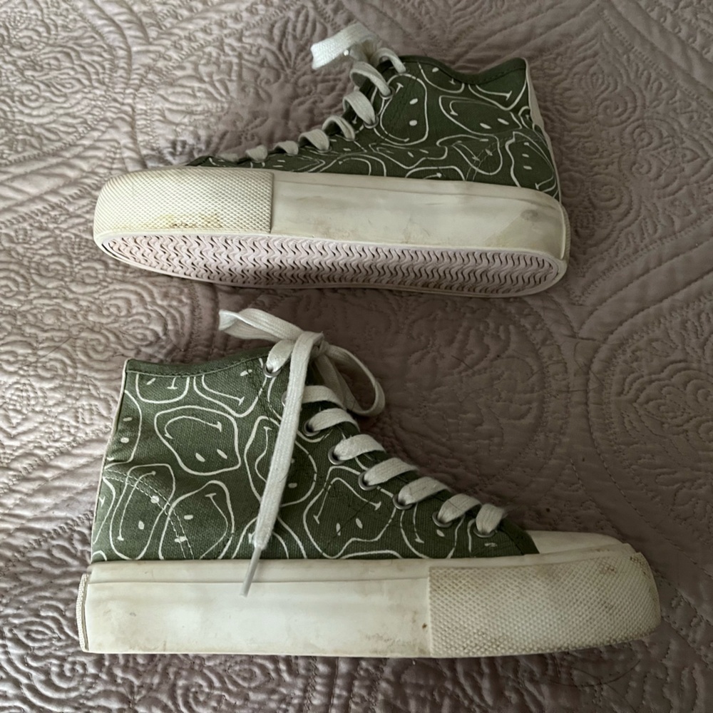 Olive Green Smiley High-Top Sneakers Size 5 - Picture 5 of 9